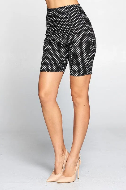 Black & White Diamond Print Stretch Knit Mid-Length Shorts - Size S