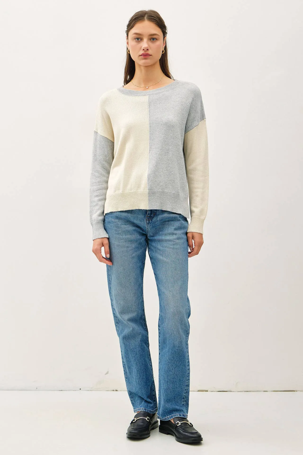 COLOR BLOCKED BASIC ROUND NECK SWEATER