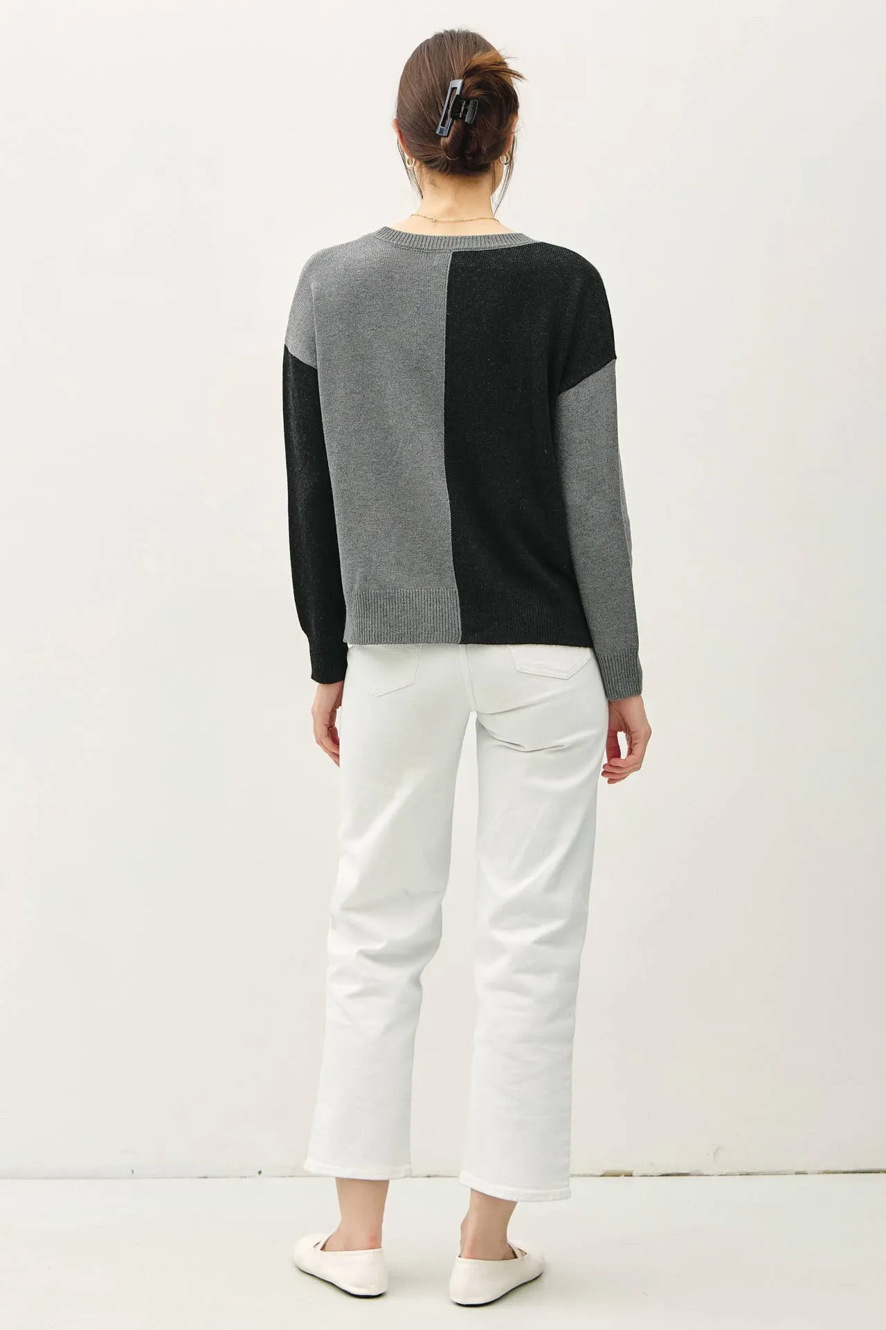 COLOR BLOCKED BASIC ROUND NECK SWEATER