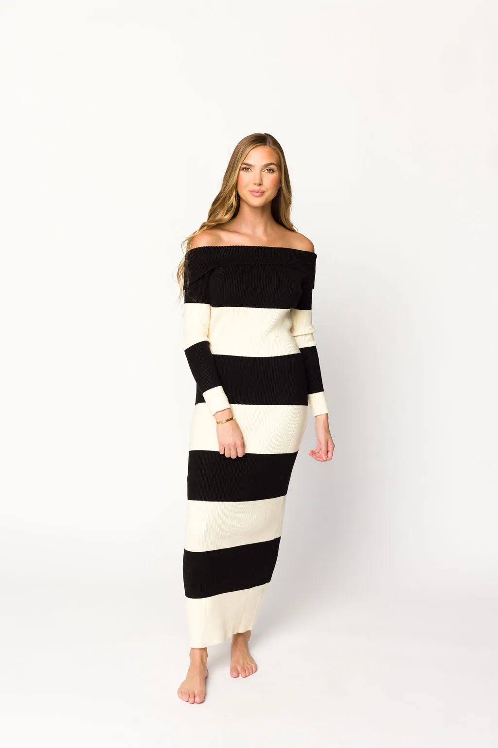 Rowan Off-the-Shoulder Sweater Knit Maxi Dress in Black/Cream