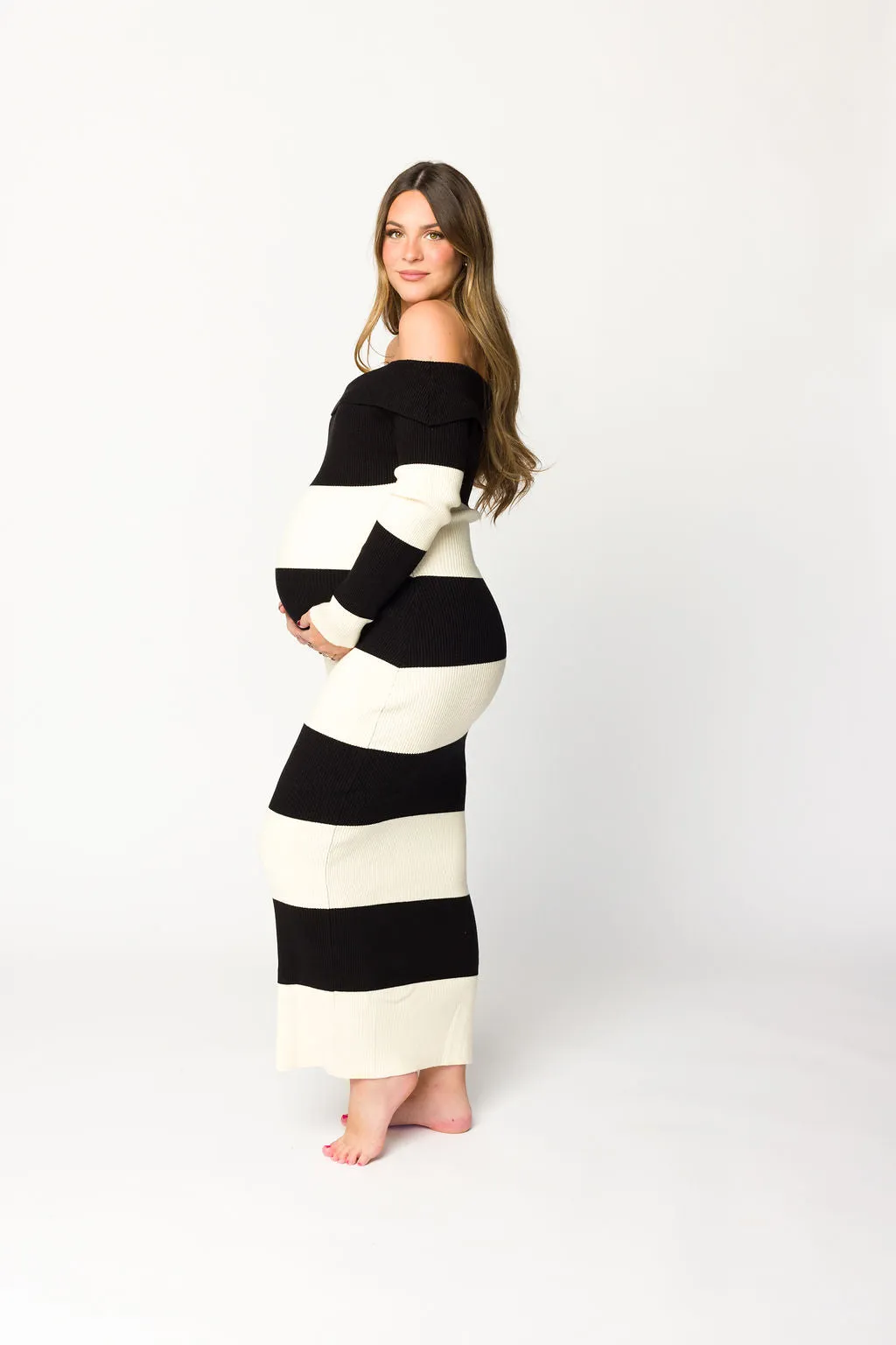 Rowan Off-the-Shoulder Sweater Knit Maxi Dress in Black/Cream