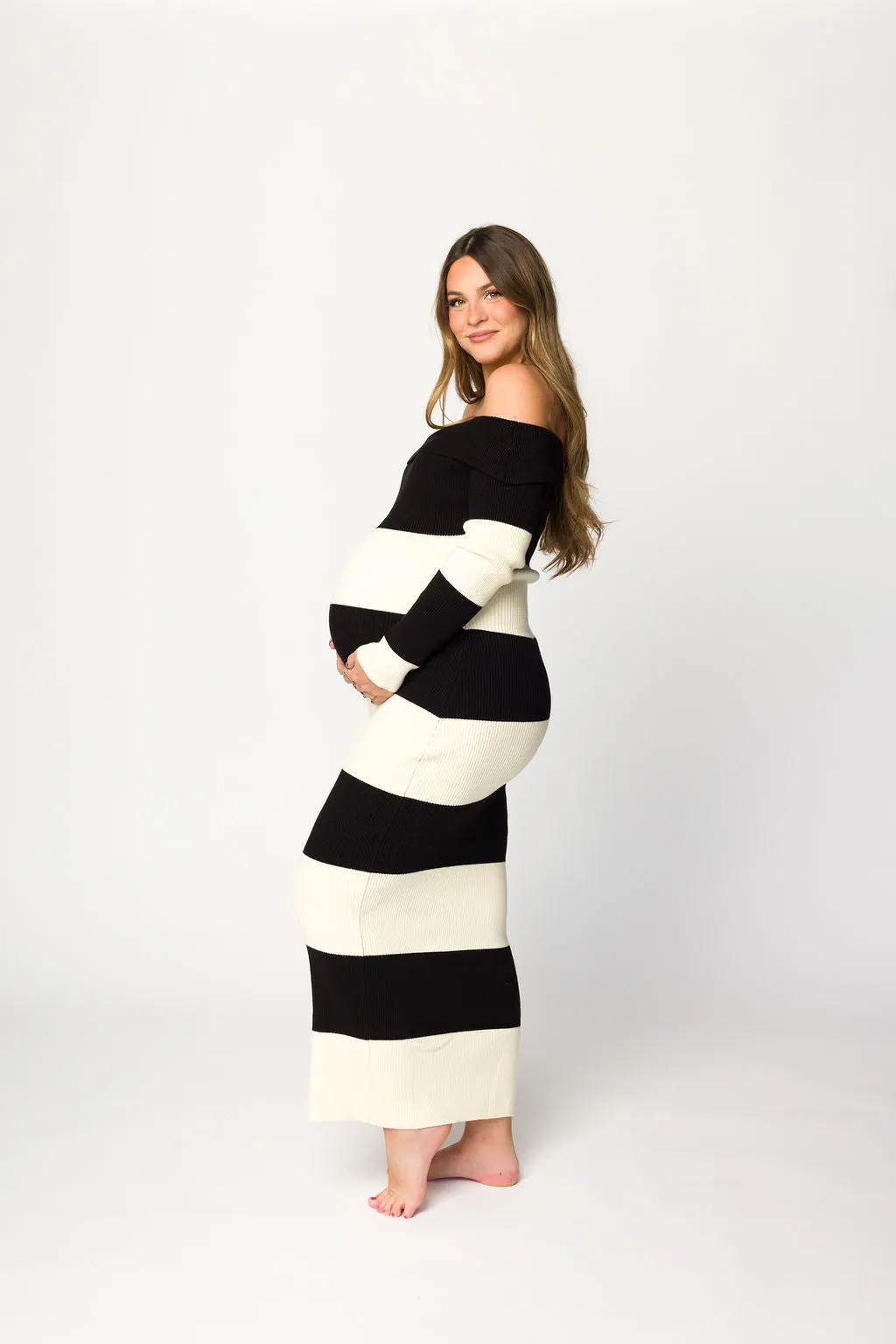 Rowan Off-the-Shoulder Sweater Knit Maxi Dress in Black/Cream